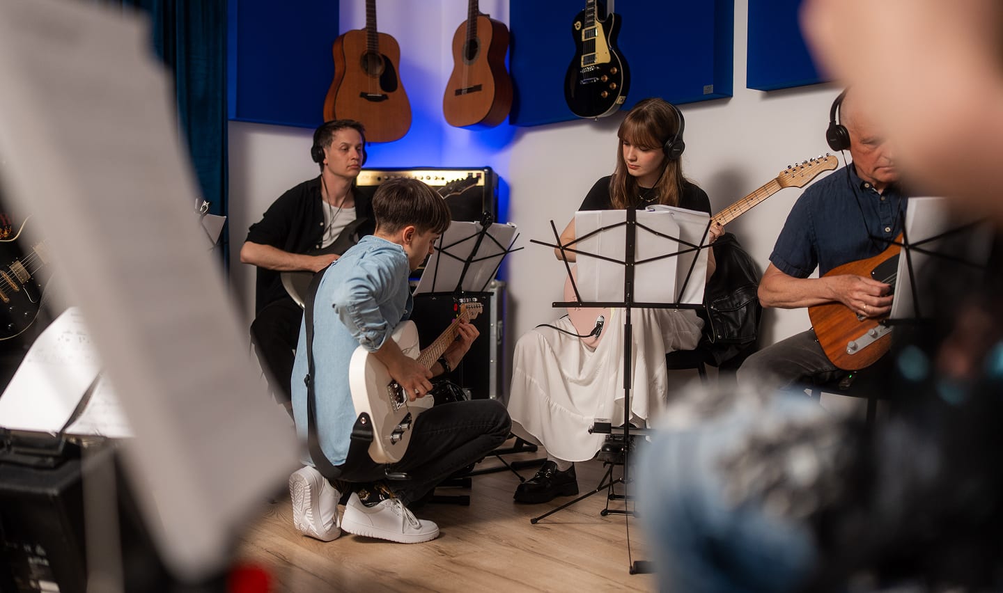 Zajęcia grupowe w studiu Szkoły Gitary Gdańsk